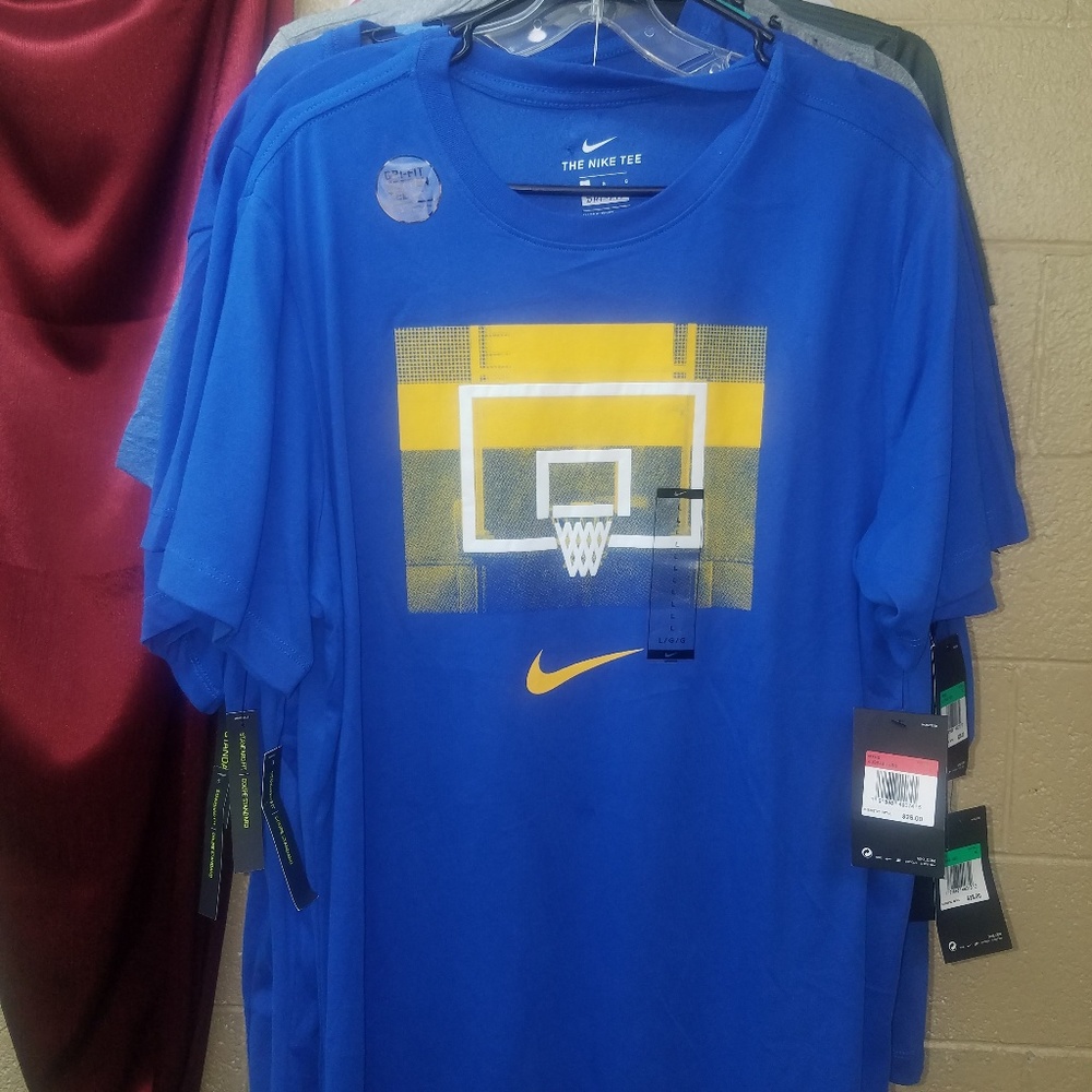 Nike mens tee shirt